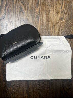 Cuyana Black Pebbled Leather Small Cosmetic Pouch